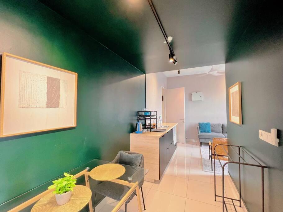 7 Pax Family Connecting Room D'Sara, Direct Link Mrt Kampung Selamat, Near Sungai Buloh & Thomson Hospital Shah Alam Extérieur photo